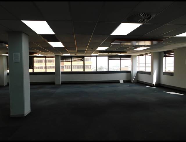 7,200M² OFFICE TO LET IN FERNDALE